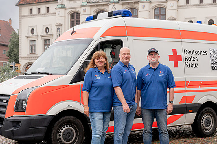 Das Wunschmobil-Team des DRK